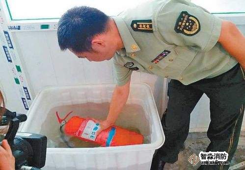 一種滅火器氣密性檢測設(shè)備